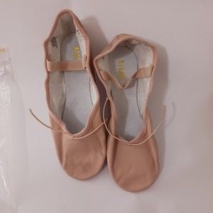 Bloch Women's Dansoft Full Sole Leather Ballet Slipper/Shoe, Pink 5B